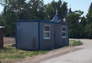 Рядом с кладбищем в г. Шахты обнаружили самовольно размещенный ларек