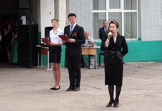 Директриса забрала половину премий у учителей школы № 5 Шахты