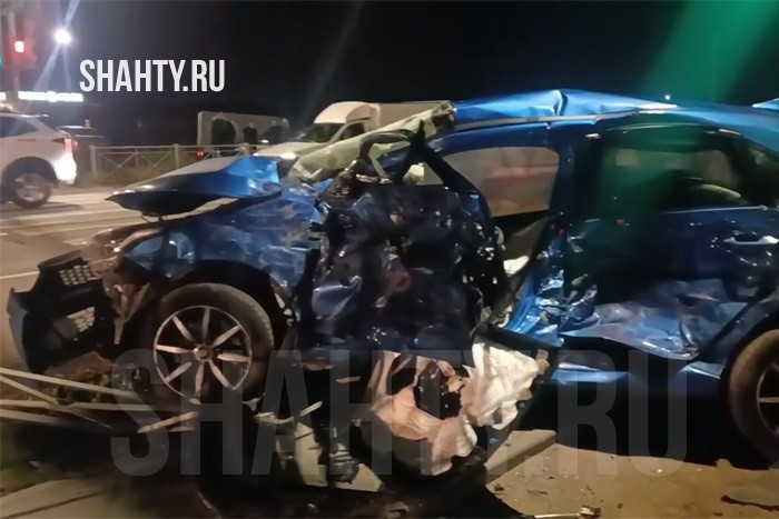 На трассе Ростов — Новошахтинск погибла автоледи: на Kia Ceed врезалась в автобус