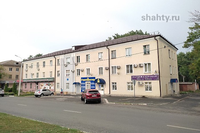 В г. Шахты отремонтировали крыши двух многоквартирных домов на Чернокозова и Веселом