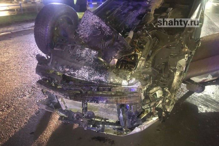 Подробности ДТП в г. Шахты на Артеме, где перевернулся кроссовер