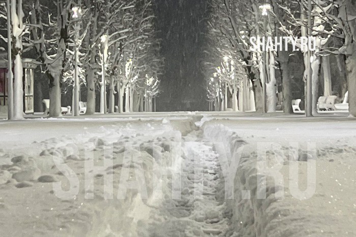 За несвоевременную уборку снега в Шахтах пожурили четыре организации