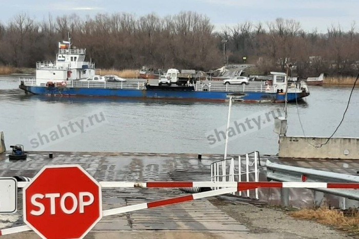Восстановили паромную переправу на Дону в Семикаракорском районе