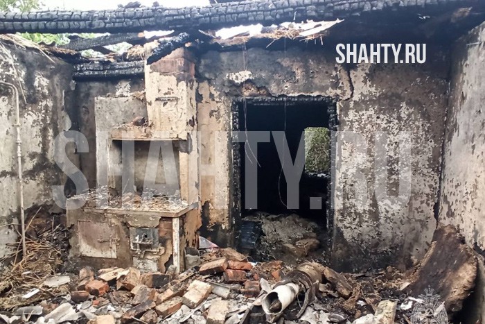 Сгорел дом, выставленный на продажу в Ростовской области