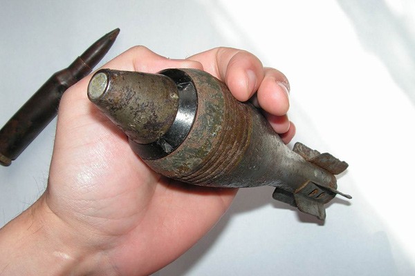 В Шахтах в парке найдены минометные мины времен Великой Отечественной войны