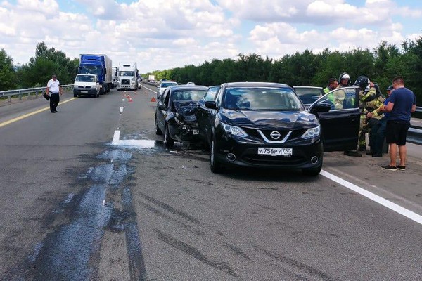 «Лада Калина» врезалась в Nissan Qashqai на трассы М-4 «Дон»: пострадало четверо