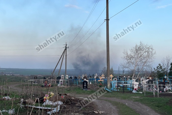 Убрать мусор на кладбищах г. Шахты власти пообещали к Пасхе