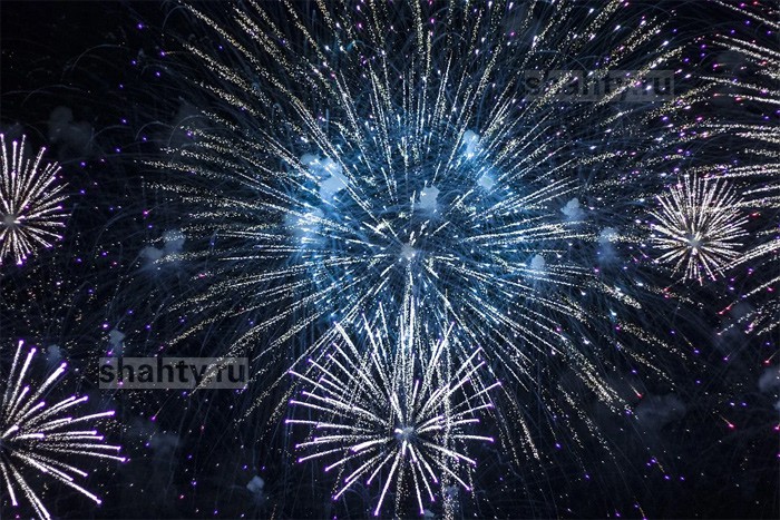 План мероприятий в г. Шахты на праздники: фейерверк, автопробег, бессмертный полк, концерт