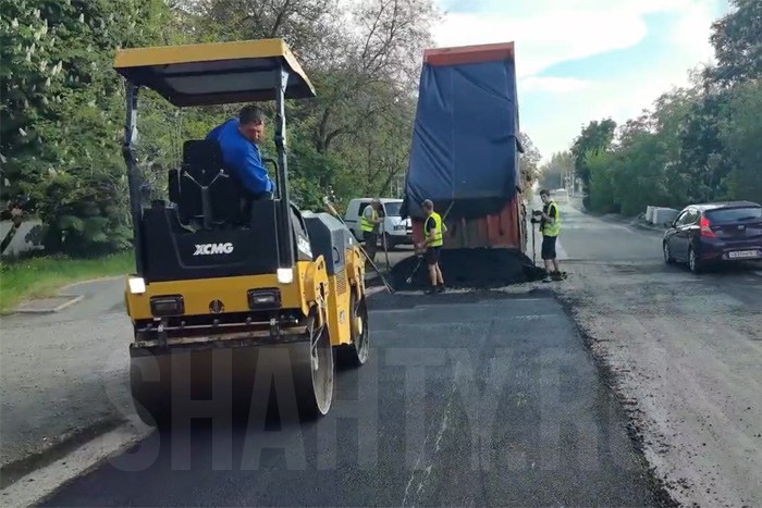 В Шахтах идут дорожные работы на разных улицах
