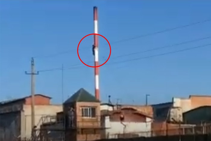 Опровергли голодовку в ИК-14 в Новочеркасске, когда зэк залез на трубу котельной
