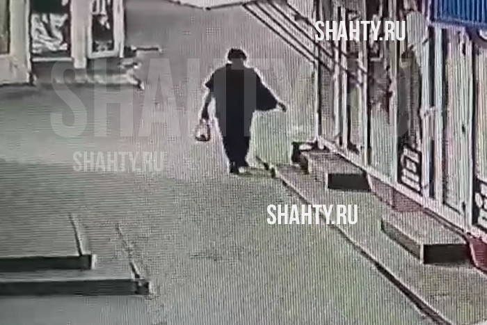 В Шахтах загорелся магазин на центральном рынке из-за брошенного окурка