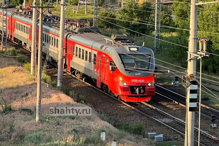 36-летняя девушка погибла под колесами поезда в Ростовской области