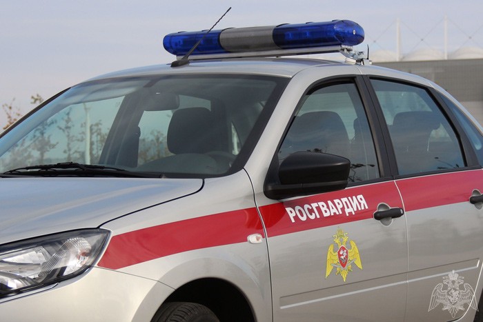 Житель Шахт украл в гипермаркете бутылку алкоголя стоимостью 3,5 тысячи рублей
