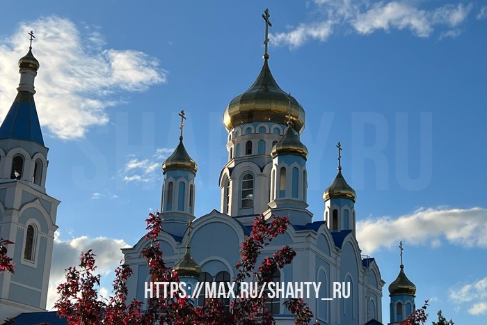 Шахты: богослужения в июне в Покровском кафедральном соборе