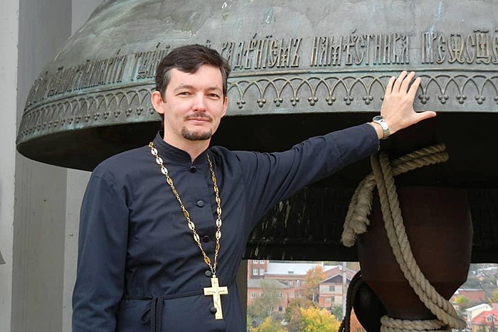 Священник из Ростова стал атеистом, признался в нетрадиционной ориентации и уехал в Голландию