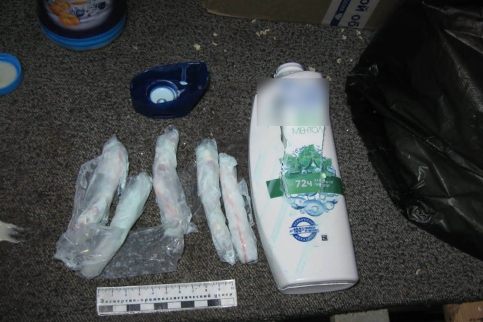 В Шахтах передали в СИЗО наркотики, спрятанные в шампуне