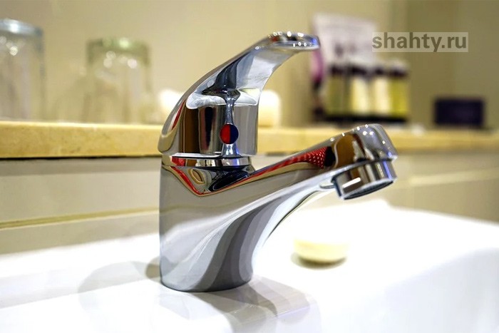 В Шахтах отключили воду из-за аварии на водоводе