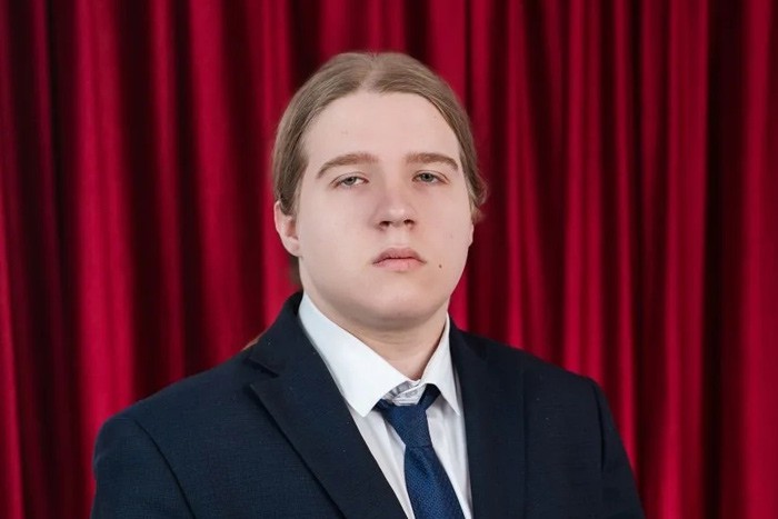 Выпускник гимназии А. С. Пушкина г. Шахты набрал 100 баллов по математике и физике