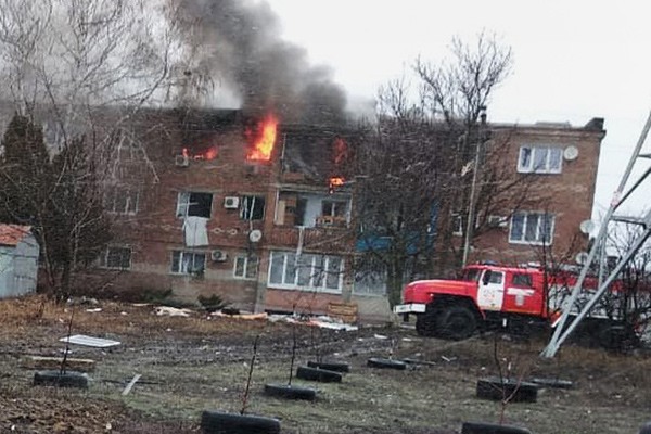 Взрыв в 3-этажном доме в Азове — двое погибли, есть раненая, эвакуировано 60 человек