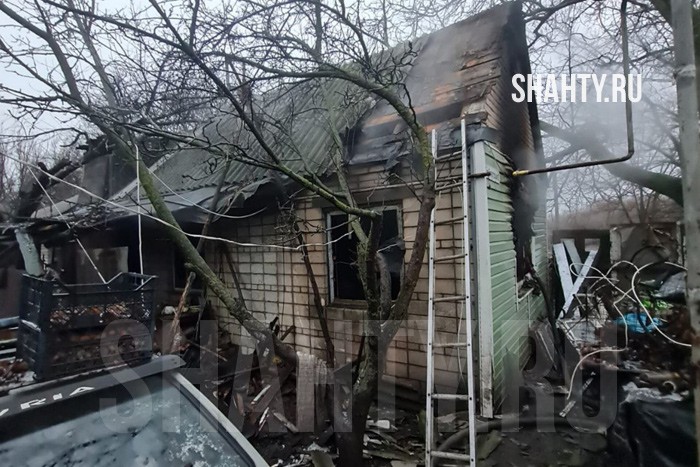 В Шахтах лишился жизни мужчина при пожаре на Майском