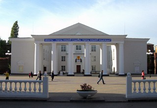 Шахтинский драмтеатр получит 5 млн рублей на оборудование