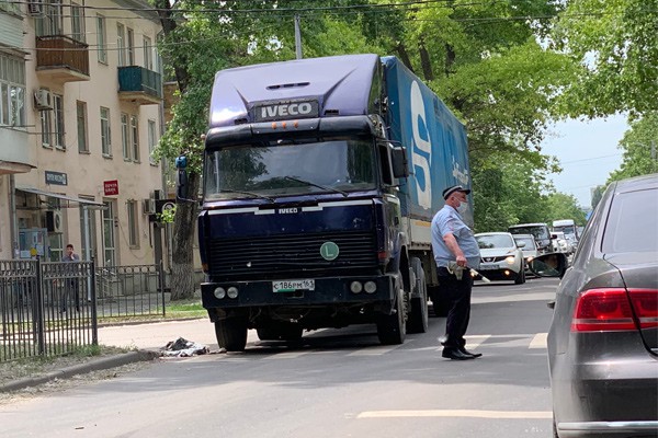 Сбила пешехода фура Iveco в Таганроге: женщина скончалась в больнице