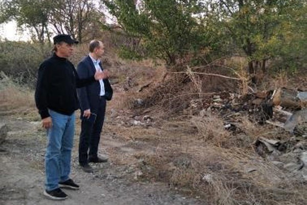 В Шахтах предложили ловить горожан, выбрасывающих мусор, при помощи фотоловушек