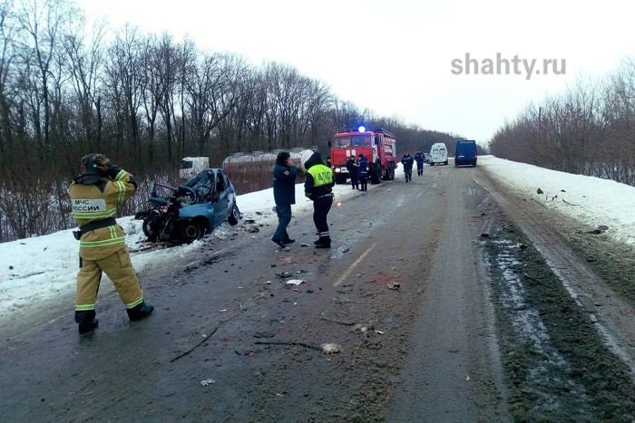 Погибли четверо в ДТП на встречке на дороге в Ростовской области