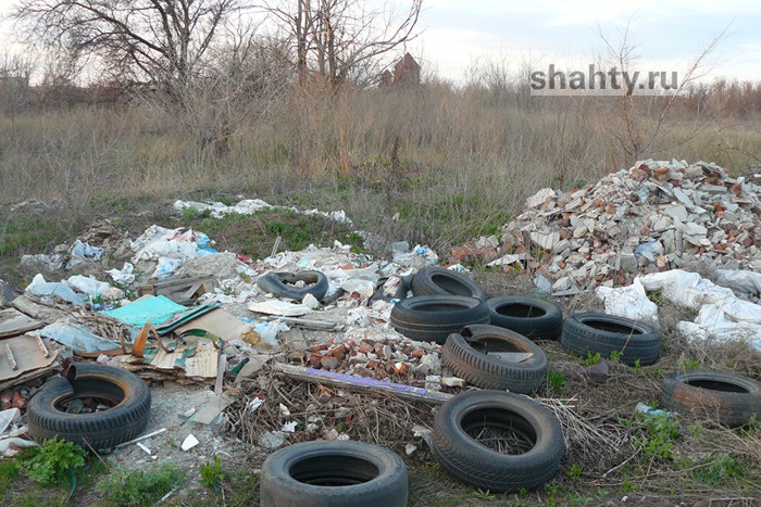 Карьер в Шахтах, где купались шахтинцы, превратили в огромную свалку
