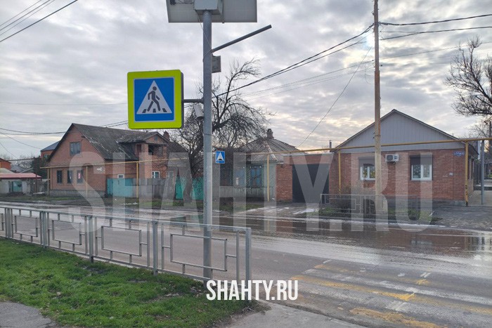 ВАЗ сбил пешехода в Шахтах на улице Звездной: мужчина скончался в реанимации