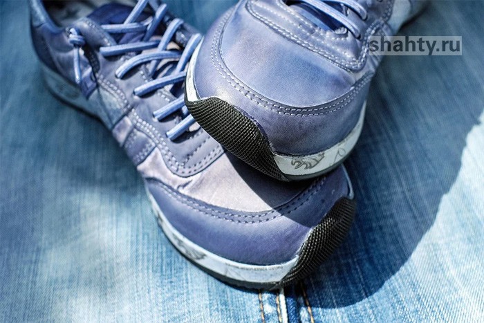 В Шахтах в колонию передали наркотики в кроссовке