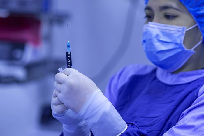 В Шахтах привито 60 обычных горожан против COVID-19