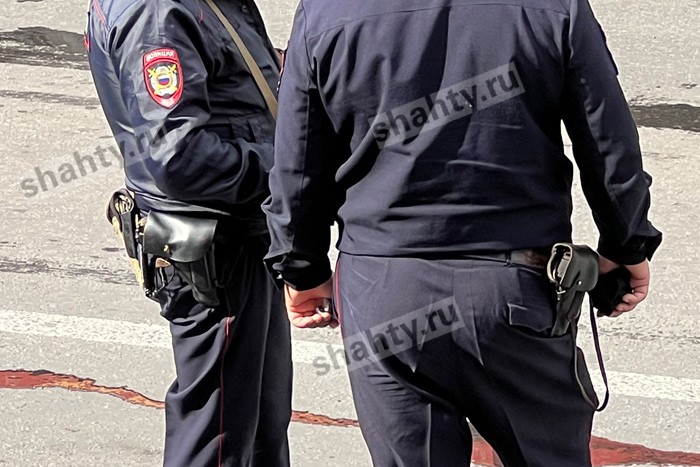 В Шахтах пассажир попросил у таксиста телефон позвонить и убежал с гаджетом