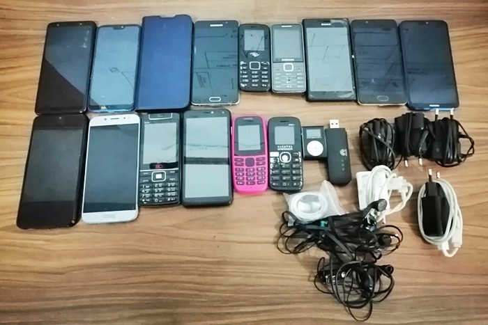 В колонию ИК-9 в Шахтах пытались передать мобильные телефоны