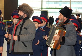 В аэропорту «Платов» казаки и кадеты г. Шахты исполнили известные казачьи песни