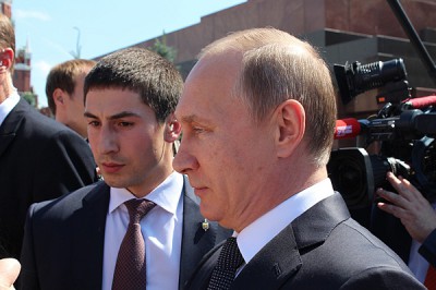 Путин повысил минимальную зарплату с 1 января