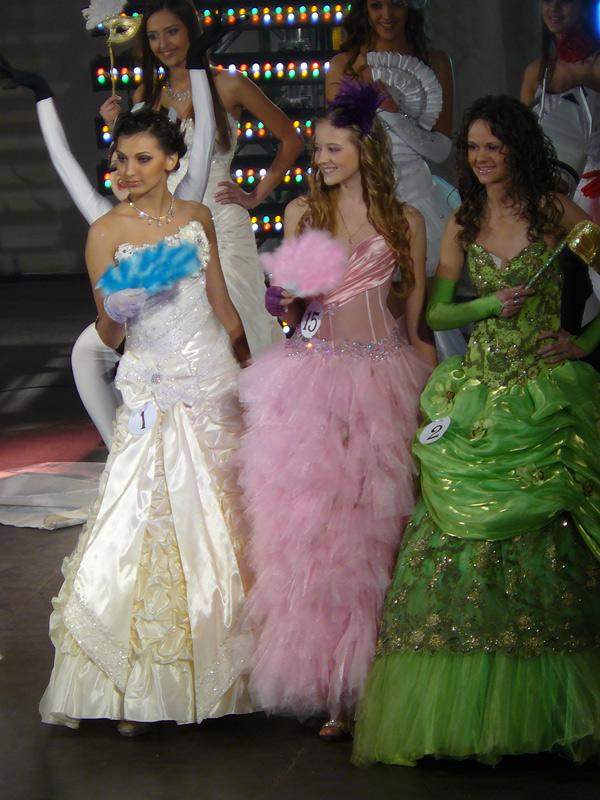 Участницы конкурса "Мисс города Шахты 2011"