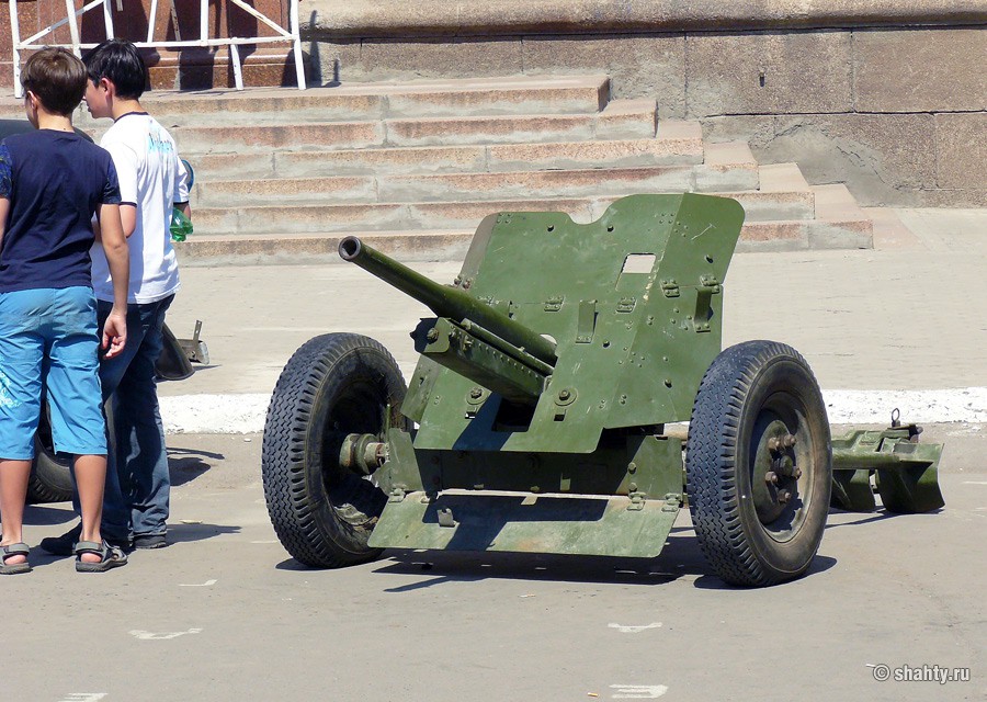 45-мм противотанковая пушка обр. 1937 г., выставка военной техники в г. Шахты