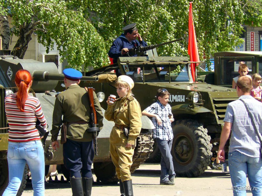 Выставка военной техники 5 мая 2012 г. в г. Шахты